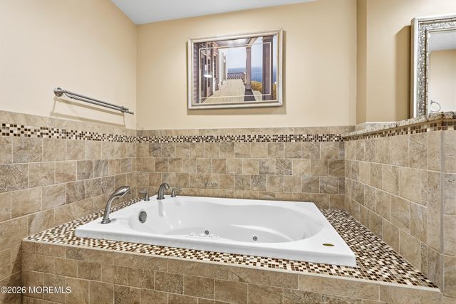 910 Somerset Drive, Toms River, NJ 08753