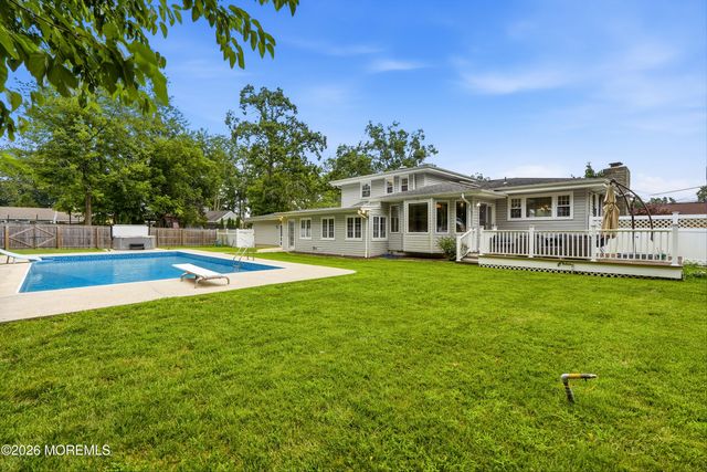910 Somerset Drive, Toms River, NJ 08753
