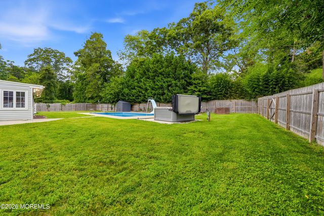 910 Somerset Drive, Toms River, NJ 08753