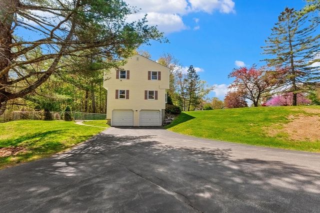 3 Cortland Drive, Salem, NH 03079