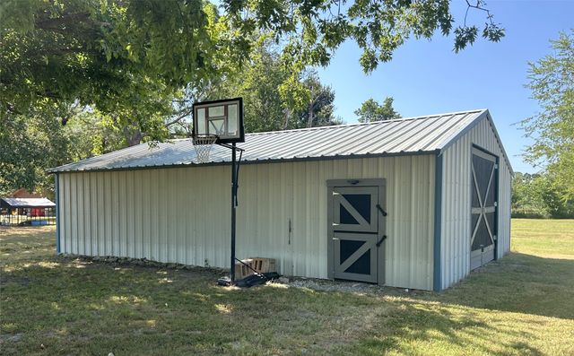 1689 W FM 898, Bonham, TX 75418