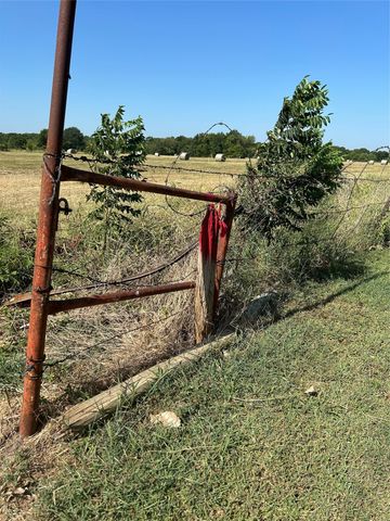 1689 W FM 898, Bonham, TX 75418