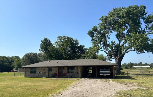 1689 W FM 898, Bonham, TX 75418