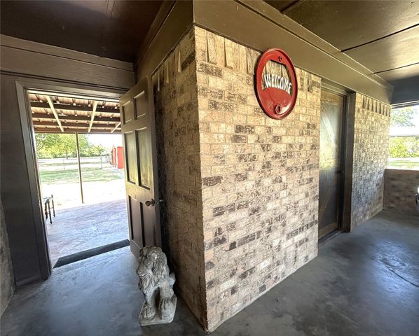 1689 W FM 898, Bonham, TX 75418