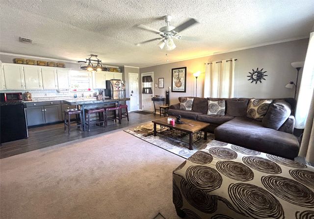 1689 W FM 898, Bonham, TX 75418