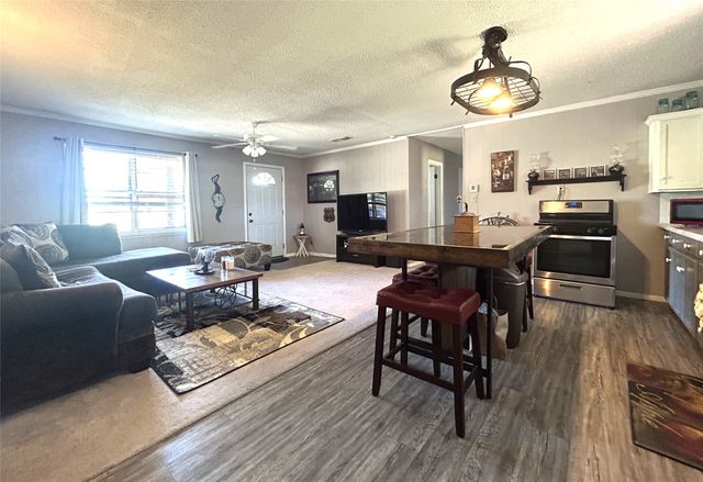 1689 W FM 898, Bonham, TX 75418