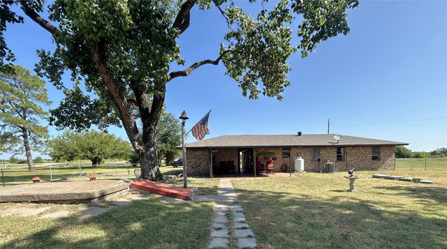 1689 W FM 898, Bonham, TX 75418