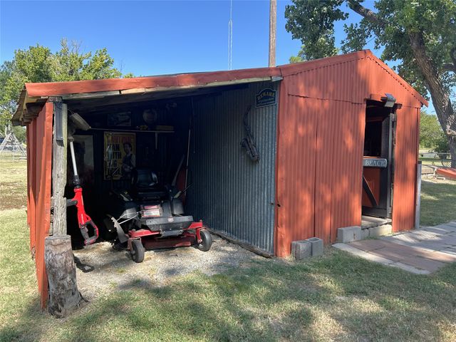 1689 W FM 898, Bonham, TX 75418