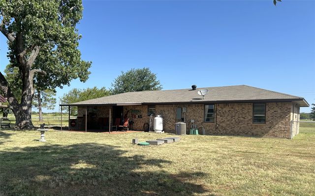 1689 W FM 898, Bonham, TX 75418