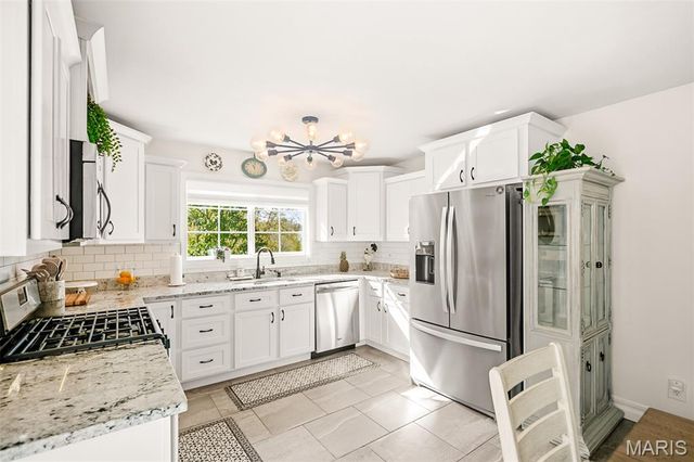 3036 Caprock Court, St Louis, MO 63129