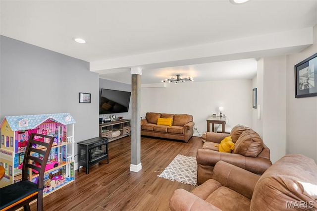 3036 Caprock Court, St Louis, MO 63129