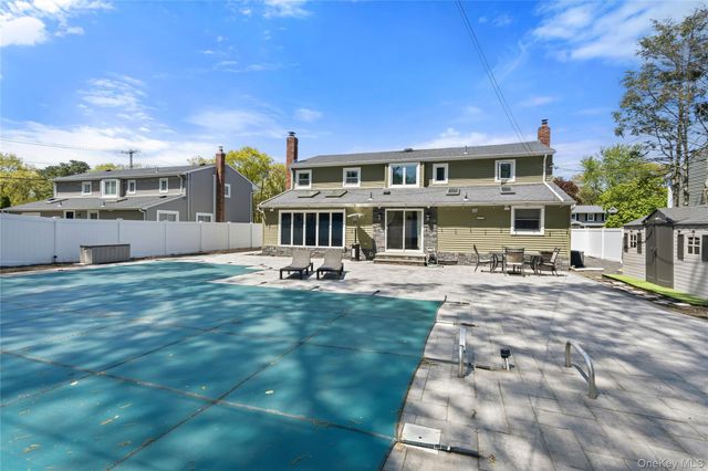 50 Abbot Road, Smithtown, NY 11787