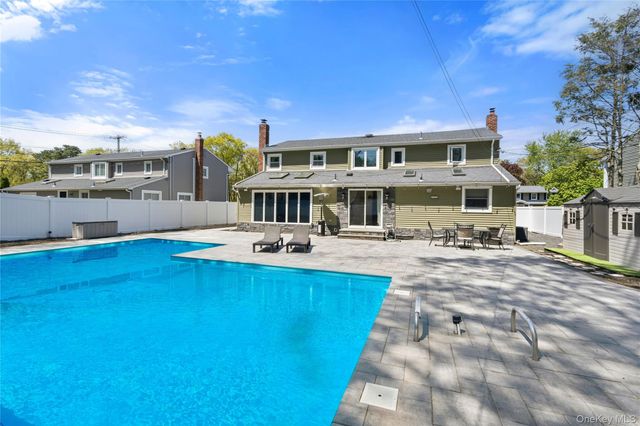 50 Abbot Road, Smithtown, NY 11787
