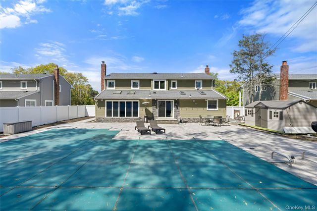 50 Abbot Road, Smithtown, NY 11787