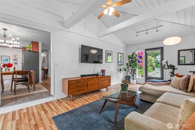 1109 Clinton Place, Everett, WA 98201