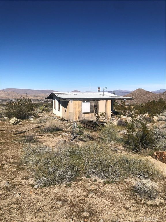 31875 Sapphire Road, Lucerne Valley, CA 92356