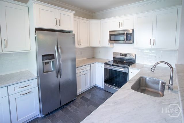 218 E 33rd Street, Savannah, GA 31401