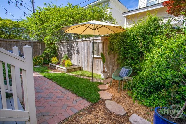 218 E 33rd Street, Savannah, GA 31401