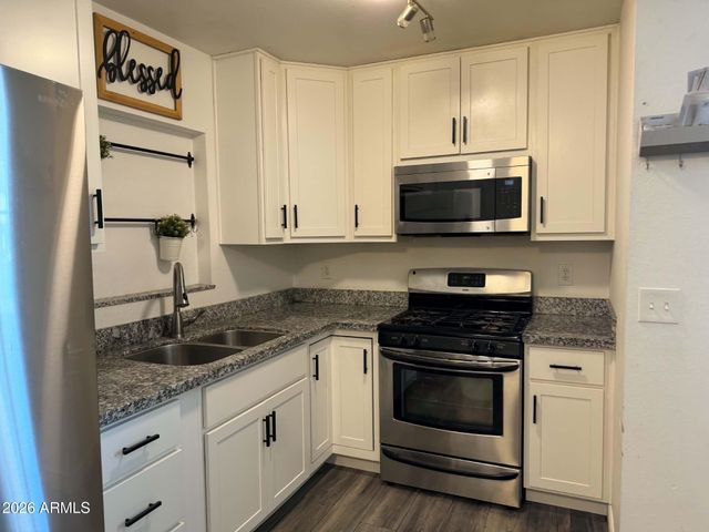 6733 W ORANGE Drive, Glendale, AZ 85303
