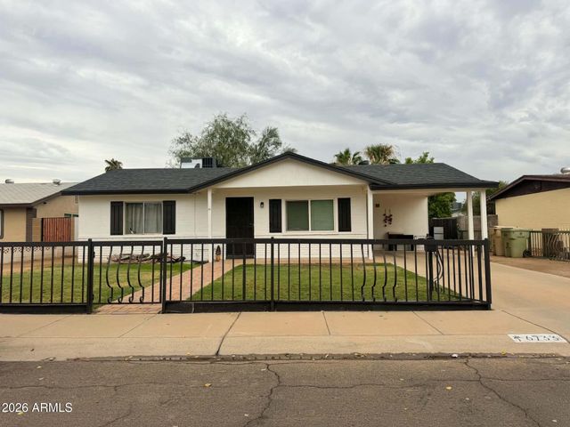6733 W ORANGE Drive, Glendale, AZ 85303