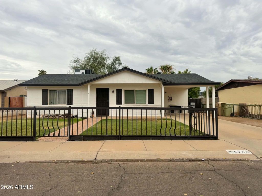 6733 W ORANGE Drive, Glendale, AZ 85303