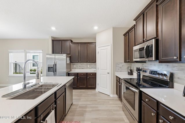 2894 CROSSFIELD Drive, Green Cove Springs, FL 32043