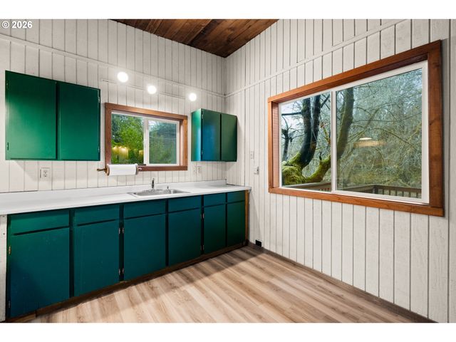 15094 CREEK VIEW Ln, Vernonia, OR 97064