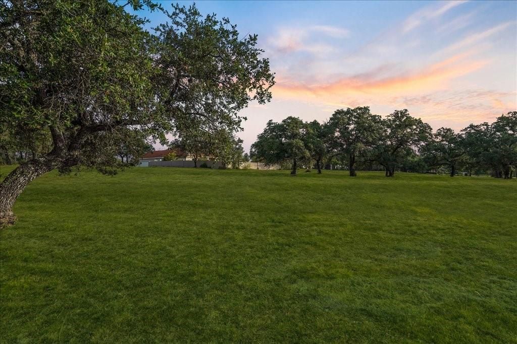 2504 Countryside CIR, Spicewood, TX 78669
