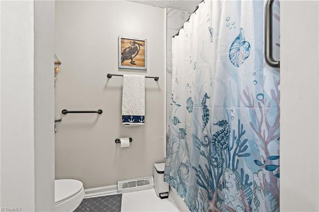 242 Northpoint Avenue C, High Point, NC 27262