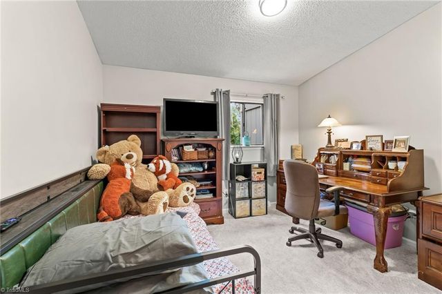 242 Northpoint Avenue C, High Point, NC 27262