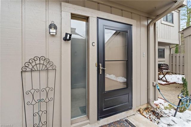 242 Northpoint Avenue C, High Point, NC 27262