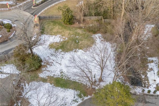 242 Northpoint Avenue C, High Point, NC 27262