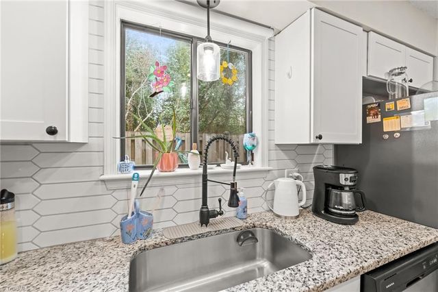 242 Northpoint Avenue C, High Point, NC 27262