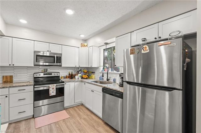 242 Northpoint Avenue C, High Point, NC 27262