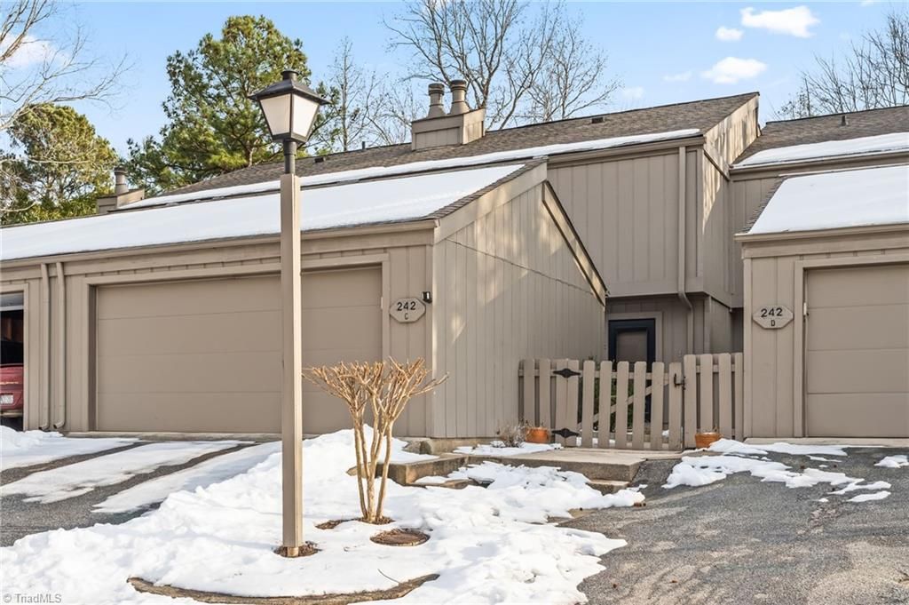 242 Northpoint Avenue C, High Point, NC 27262