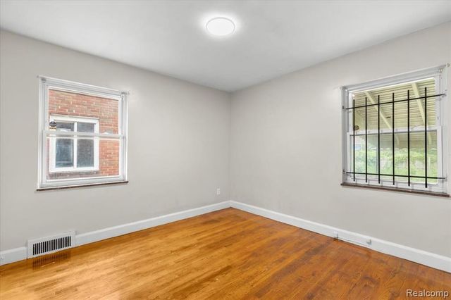 11110 Wayburn Street, Grosse Pointe, MI 48224