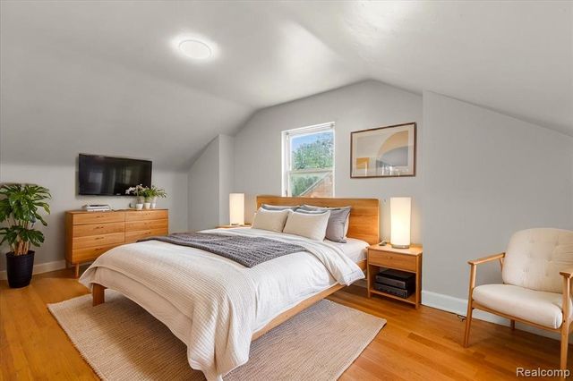 11110 Wayburn Street, Grosse Pointe, MI 48224