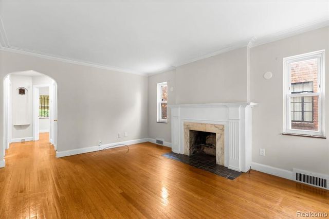 11110 Wayburn Street, Grosse Pointe, MI 48224