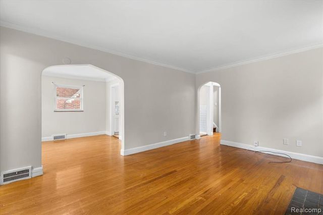 11110 Wayburn Street, Grosse Pointe, MI 48224