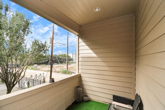 2110 Holman Street, Houston, TX 77004