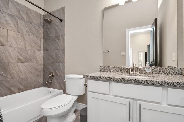 2110 Holman Street, Houston, TX 77004