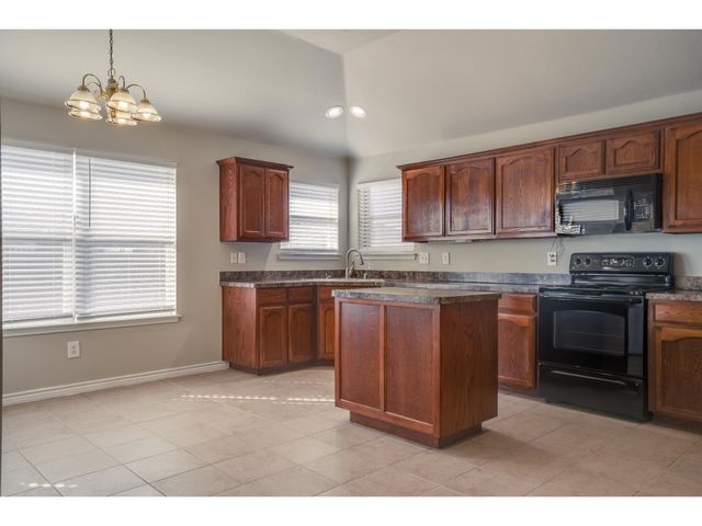 9221 Marilyn Drive, White Settlement, TX 76108