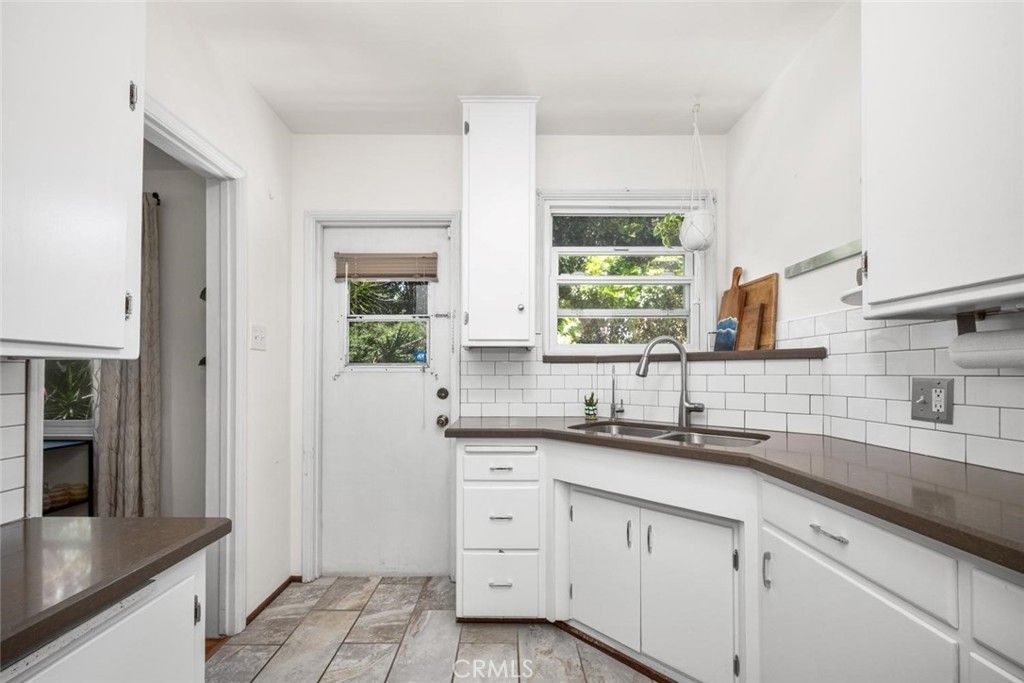 Image 10 of property listing at 235 Termino 4, Long Beach, CA 90803