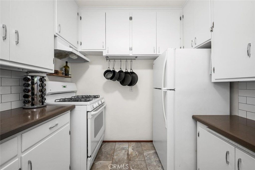 Image 12 of property listing at 235 Termino 4, Long Beach, CA 90803