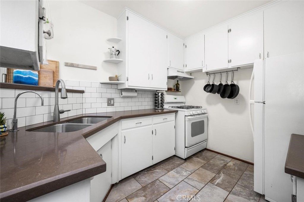Image 13 of property listing at 235 Termino 4, Long Beach, CA 90803