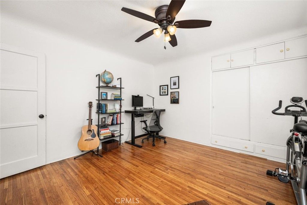 Image 20 of property listing at 235 Termino 4, Long Beach, CA 90803