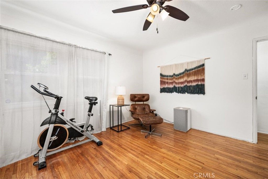 Image 22 of property listing at 235 Termino 4, Long Beach, CA 90803