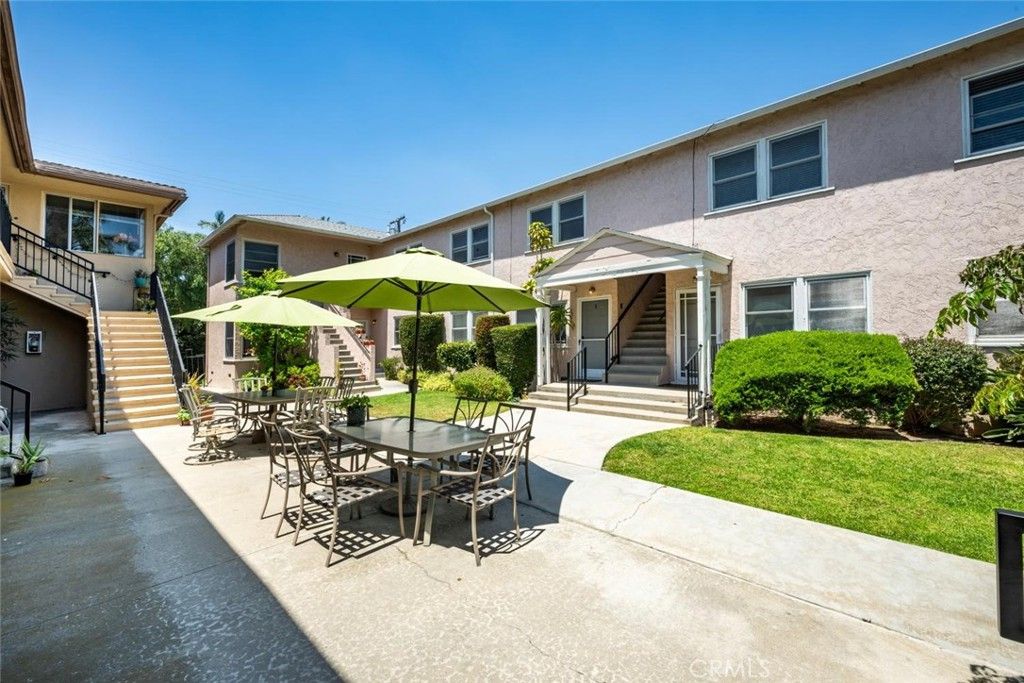 Image 26 of property listing at 235 Termino 4, Long Beach, CA 90803