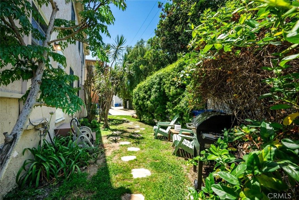 Image 31 of property listing at 235 Termino 4, Long Beach, CA 90803