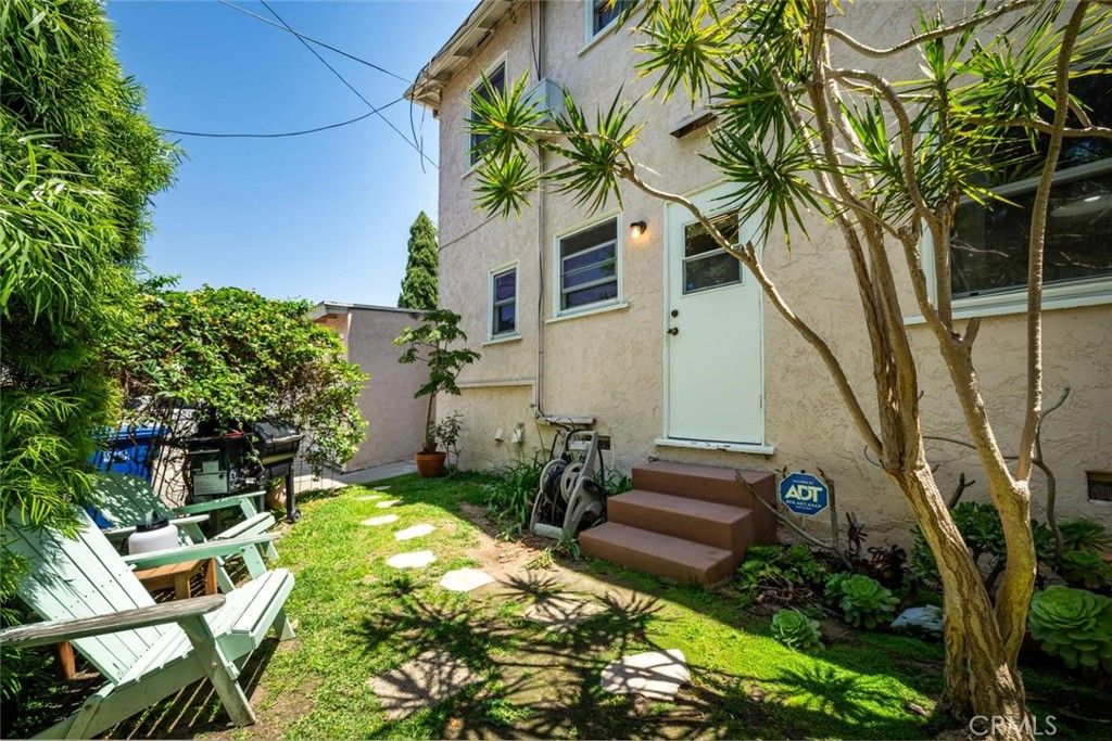 Image 32 of property listing at 235 Termino 4, Long Beach, CA 90803